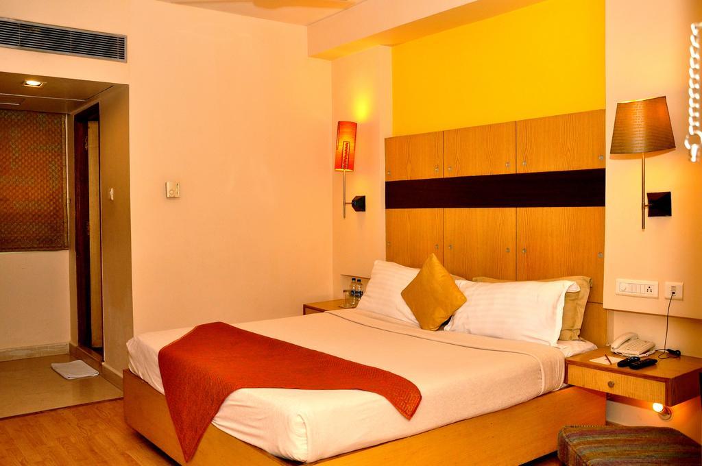 ​Justa Hyderabad Hotel Ngoại thất bức ảnh