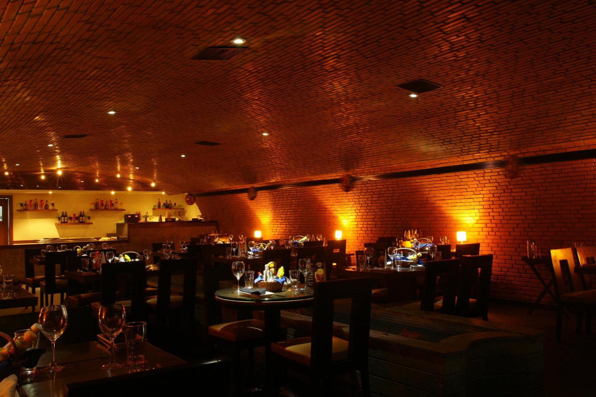 ​Justa Hyderabad Hotel Ngoại thất bức ảnh