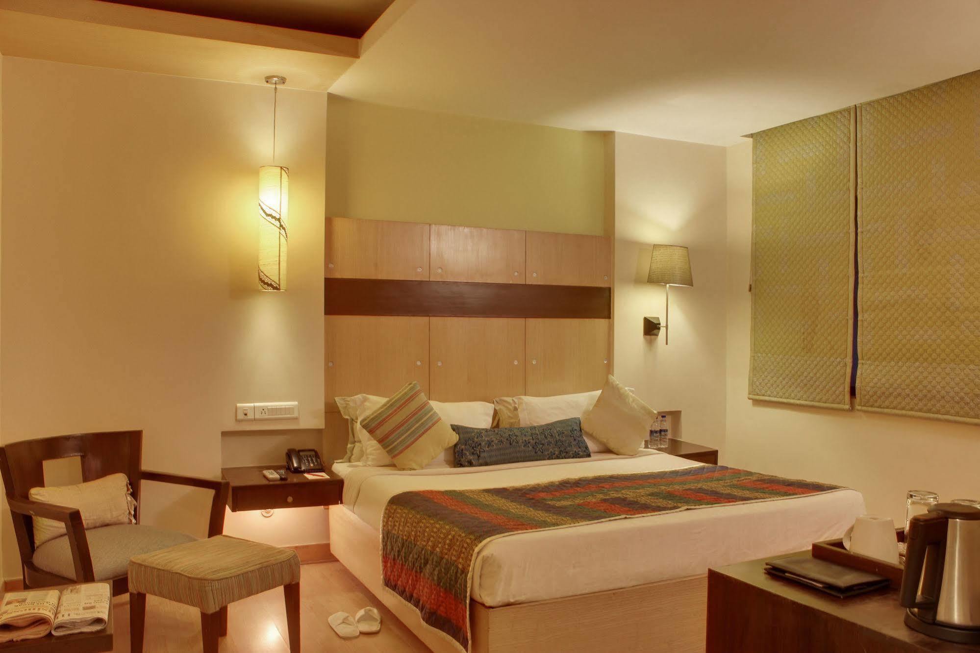 ​Justa Hyderabad Hotel Ngoại thất bức ảnh